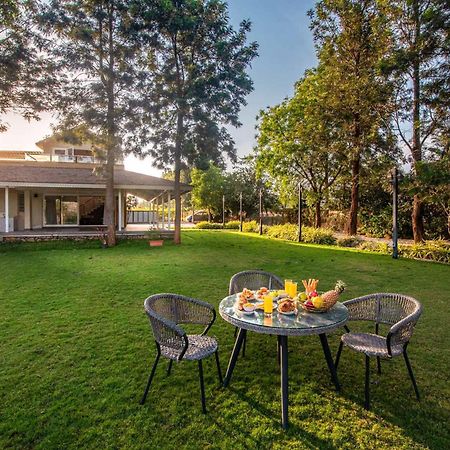 Stayvista'S Silver Grove - Serene Haven With Expansive Lawn & Terrace ناسيك المظهر الخارجي الصورة