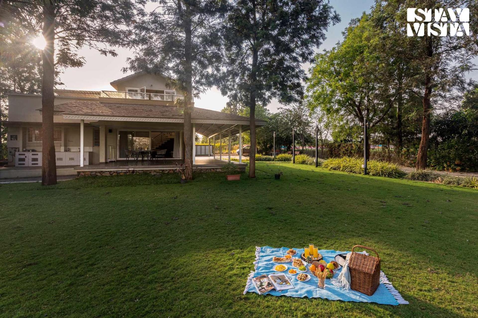 Stayvista'S Silver Grove - Serene Haven With Expansive Lawn & Terrace ناسيك المظهر الخارجي الصورة